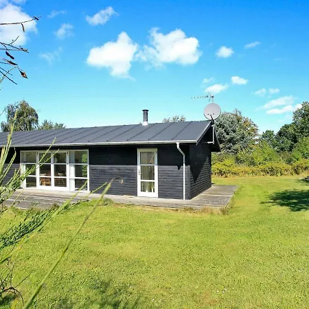 Holiday home Beautiful Holiday In Tranek R With Barbecue